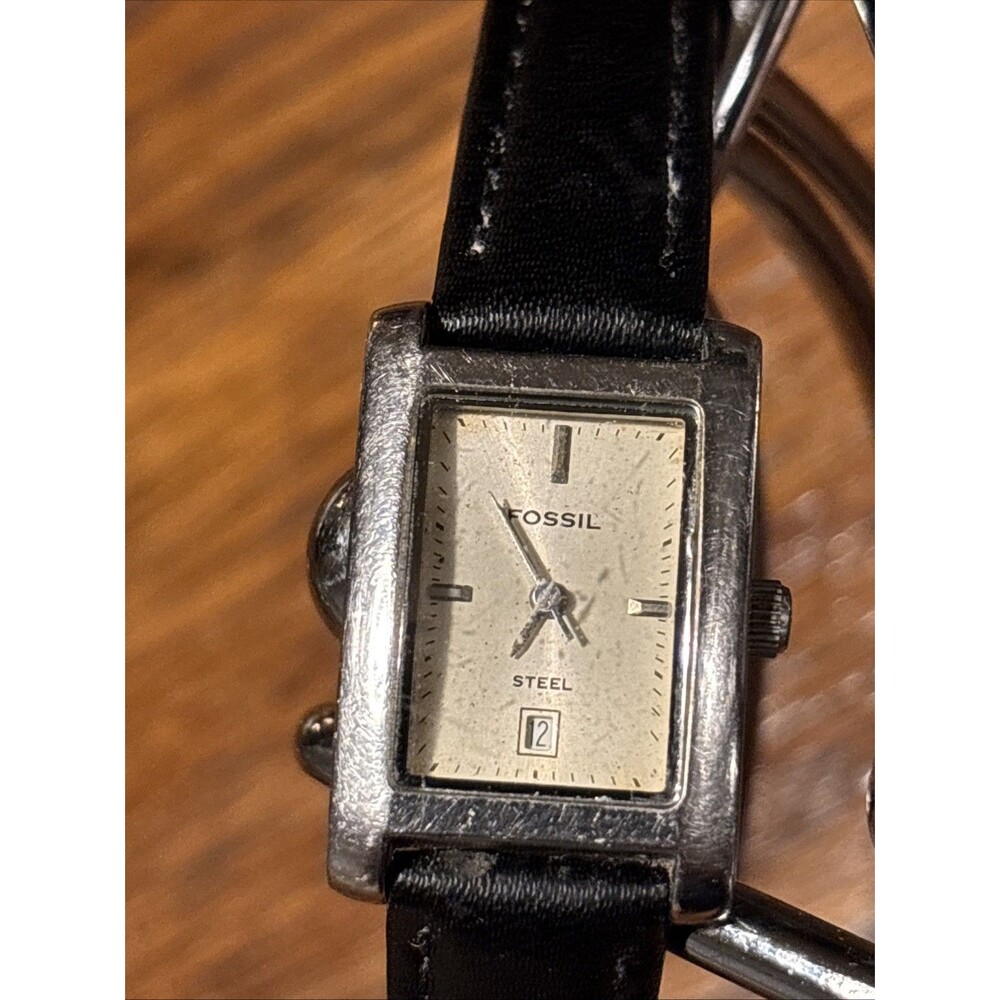Fossil Steel Watch FS-2571 Womens Date 20mm Case Black Leather Bracelet Quartz